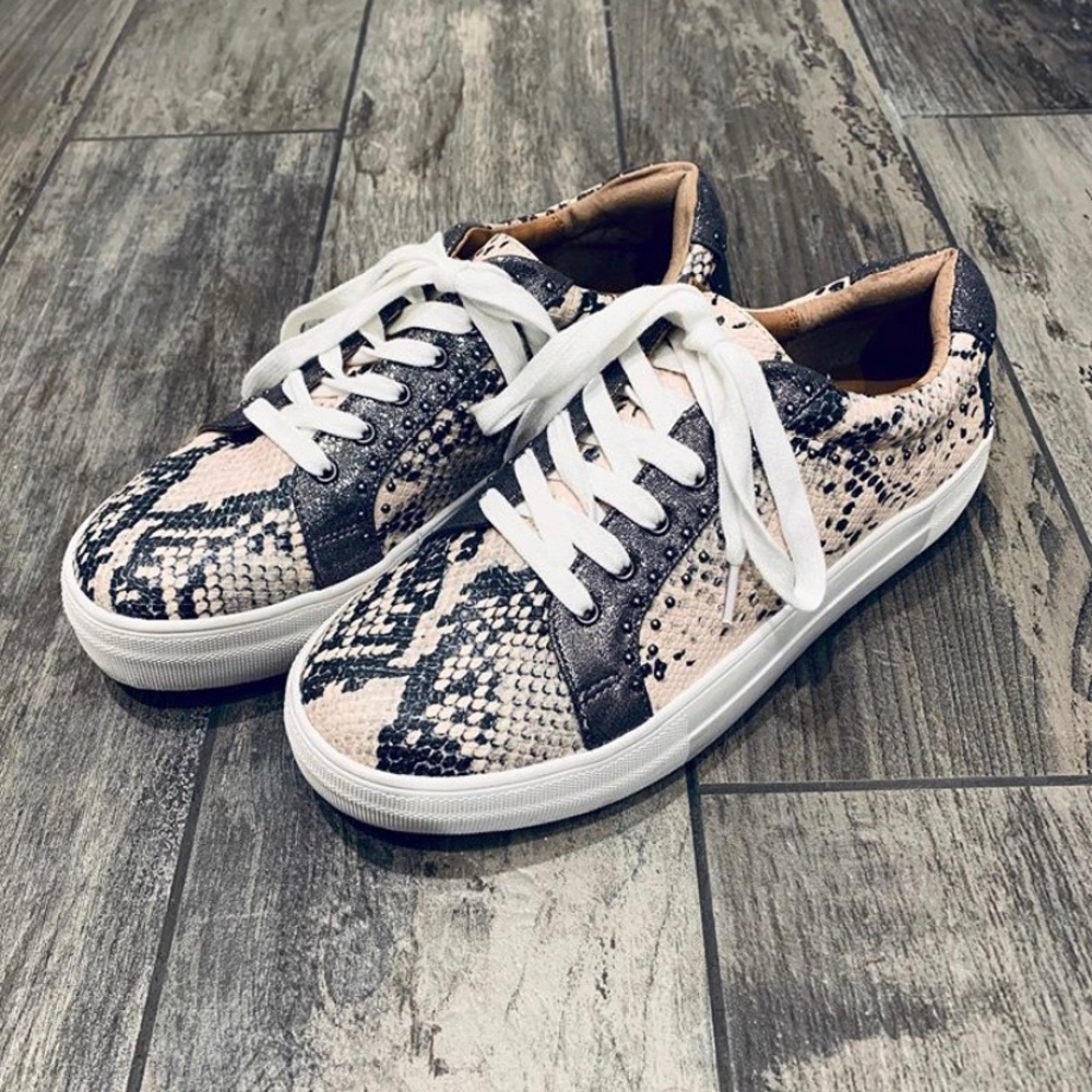 Steve Madden Sneakers